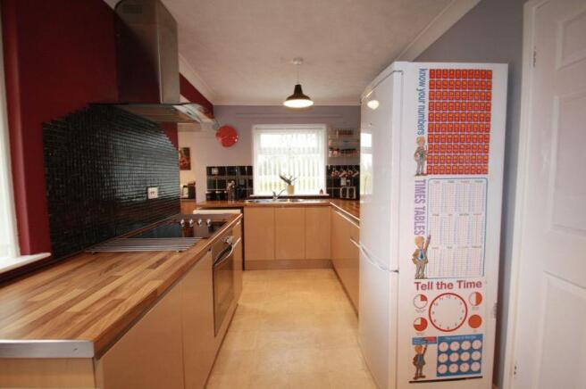 KITCHEN/BREAKFAST