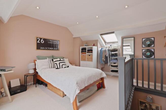 3 bed Terraced for sale Image 5