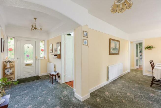 The Avenue 16 Hallway.jpg