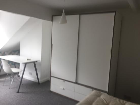 3 bed Terraced to rent Image 8