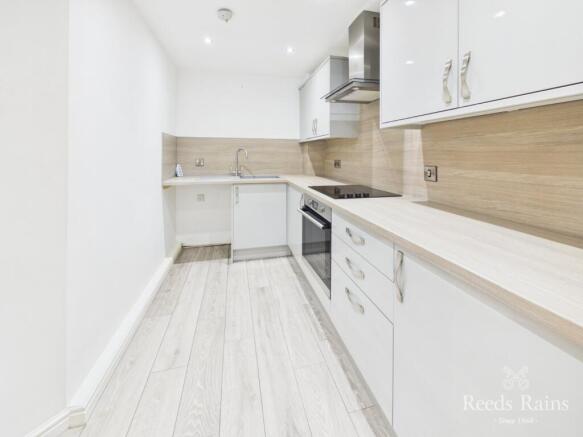2 bed Apartment for sale Image 4