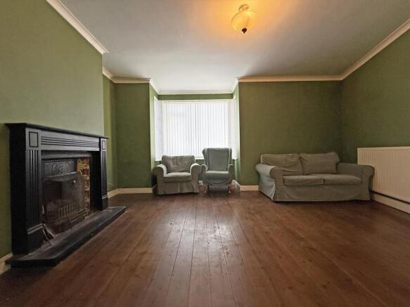 St Georges Avenue 59 - Lounge Front.jpg
