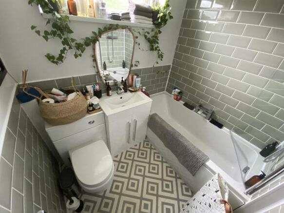 Bathroom 1a