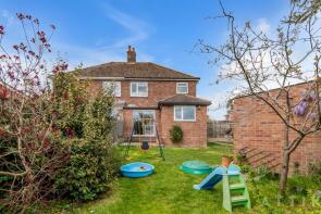 10, Queens Drive, Halesworth IP19 8DN