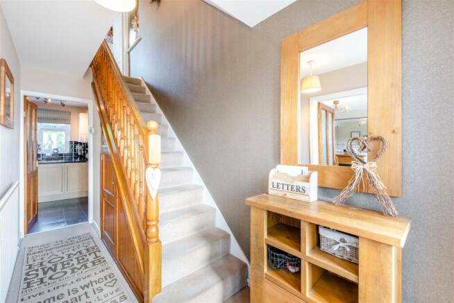 8570821-interior01.jpg