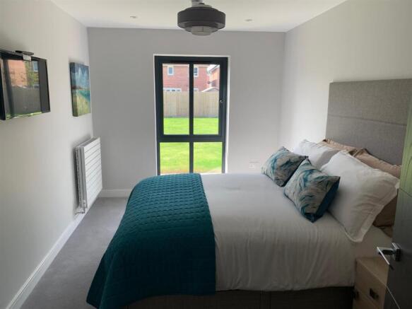 8 bed Apartment for sale Image 8