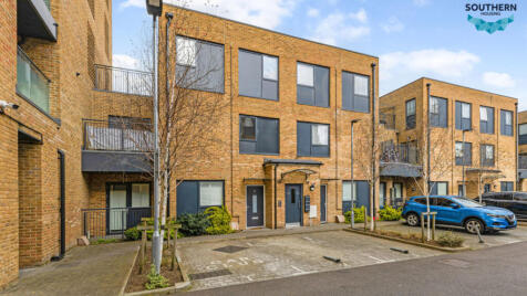 Coulsdon CR5 2BQ, Coulsdon, CR5 2BQ