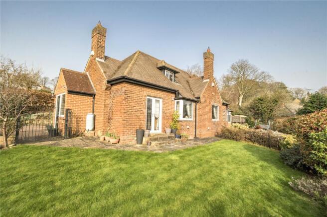 4 bed Detached for sale Image 11