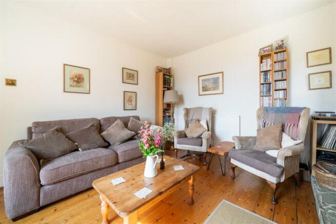 Living Room-5.jpg
