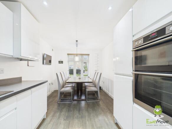 EweMove Estate Agents Basingstoke - Longwood Copse