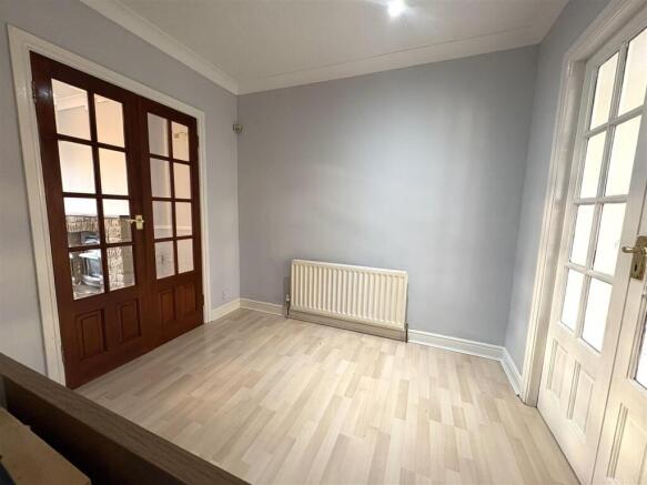 3 bed Semi-Detached to rent Image 4