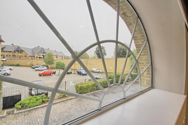 FEATURE WINDOW
