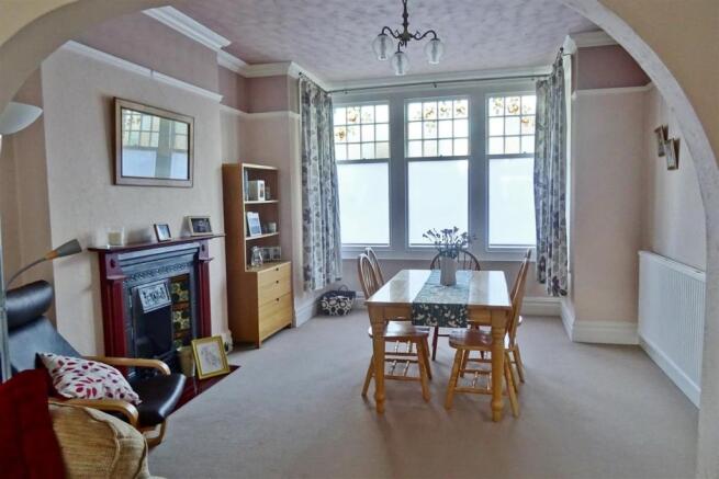 Dining Area: