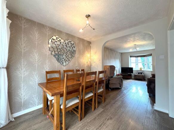 3 bed Detached for sale Image 8