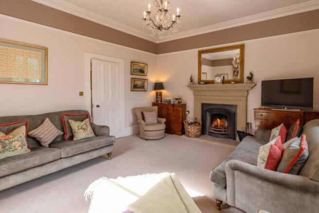 5 bed Detached for sale Image 7