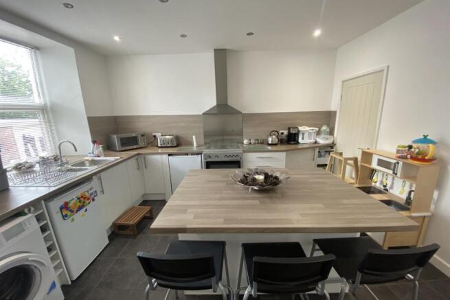 kitchen/dining room