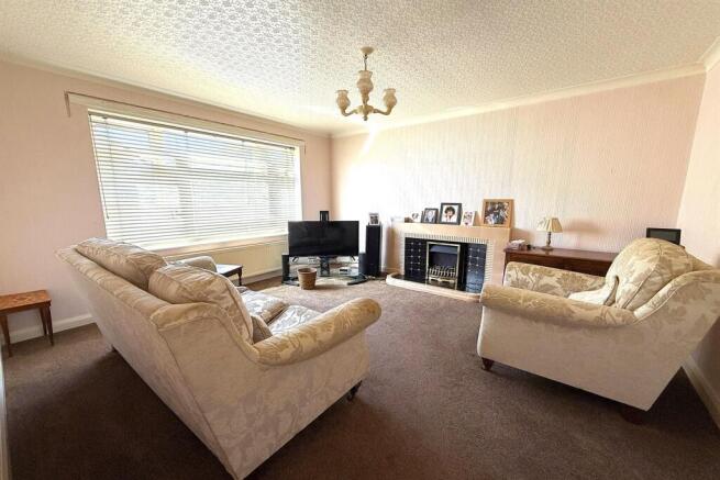 Hallam Close, YO14 photo 4