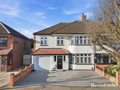 Tawny Avenue, Upminster, RM14