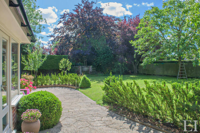 8609248-exteriorW...