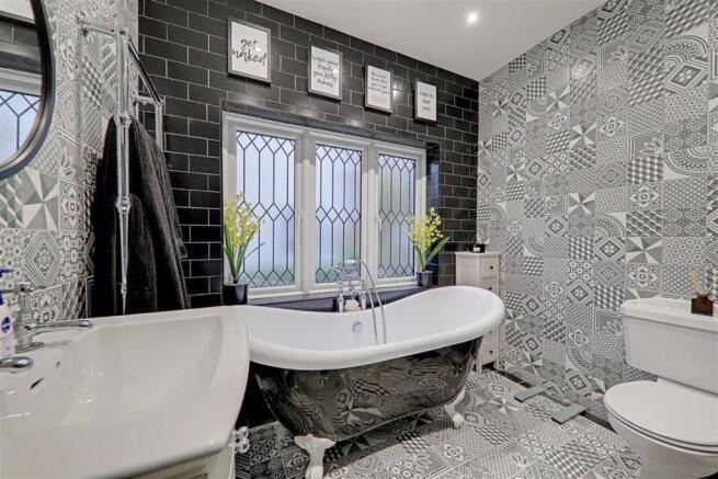Family Bathroom/W.C