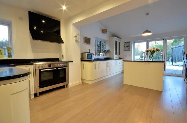 KIT/DINER/FAMILY RM