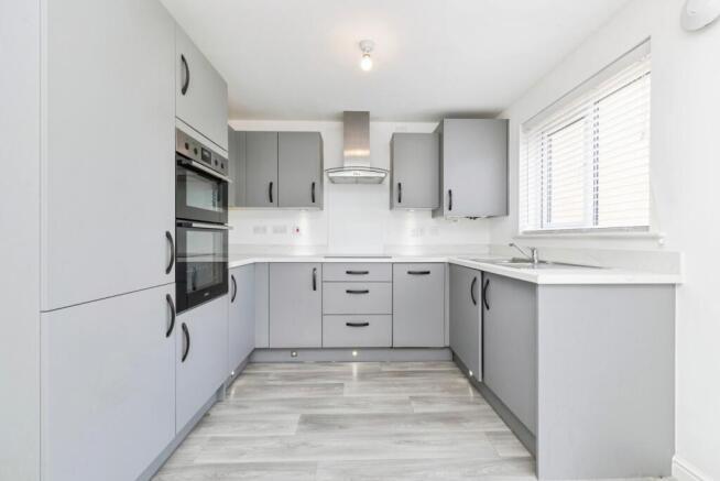 4 bed Detached for sale Image 5