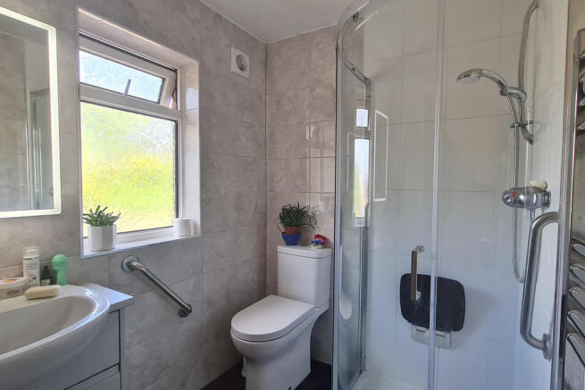 SHOWER ROOM
