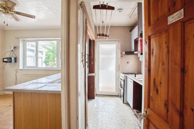 3 bed Semi-Detached for sale Image 7
