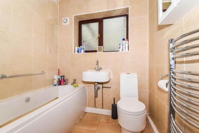 Family Bathroom / WC