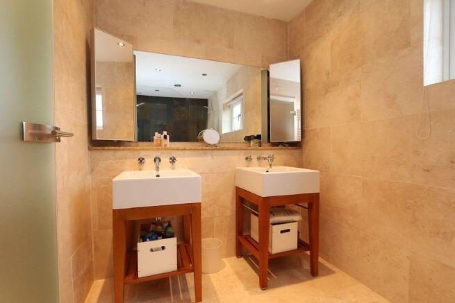 Master Bedroom En-suite Shower Room