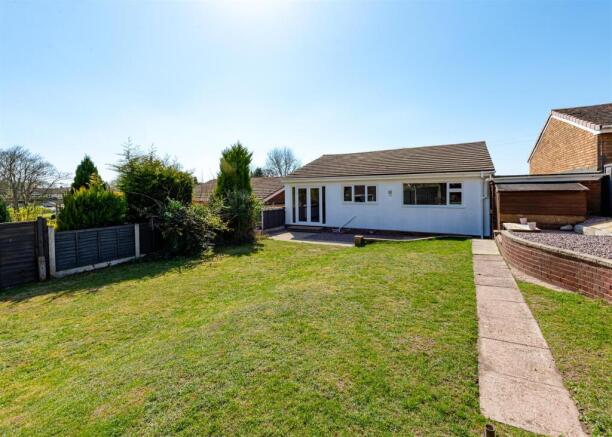 8 Fox Close-rear.jpg