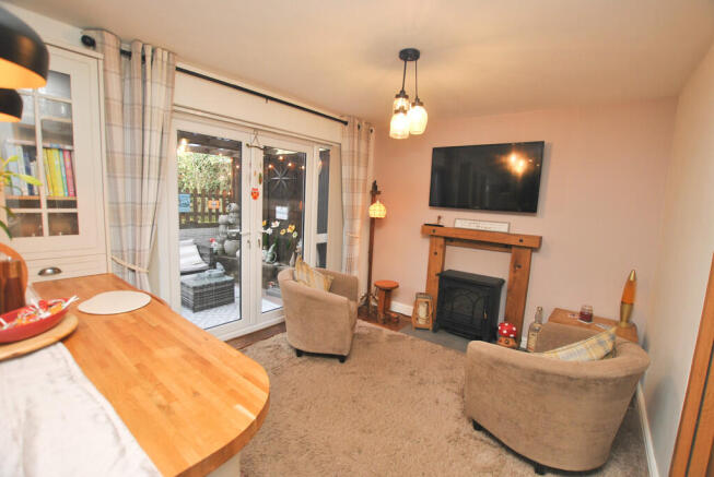 Dining Area_edite...