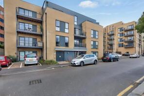 Flat 5, 45, Clarence Avenue, Gants Hill, Ilford IG2 6FA