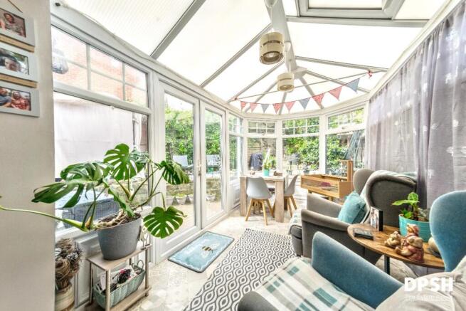 4 bed Semi-Detached for sale Image 8