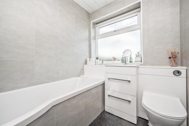 3 bed Terraced for sale Image 9