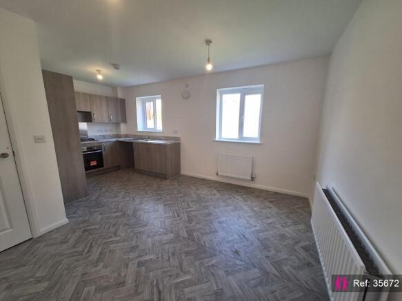 3 bed Semi-Detached for sale Image 2