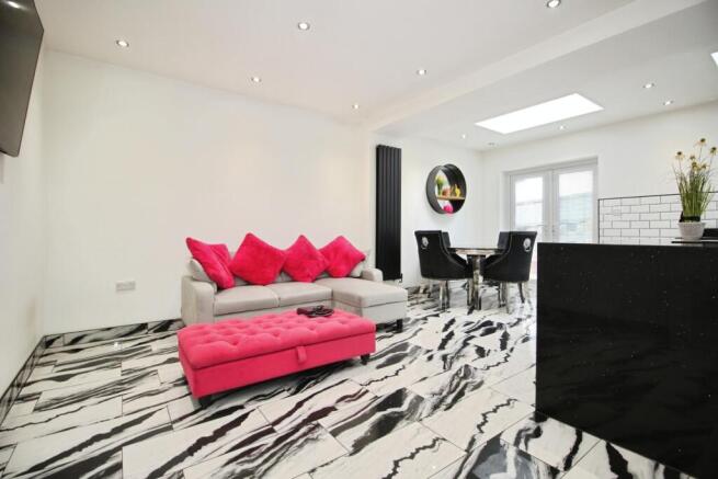 3 bed Semi-Detached for sale Image 7