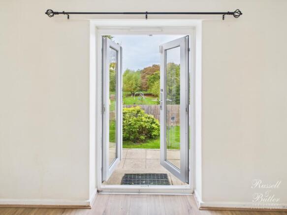 CAM01995G0-PR0378-STILL033