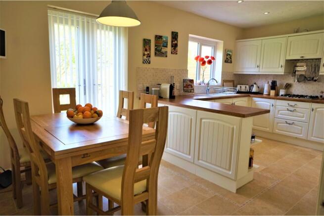 Kitchen / Breakfast