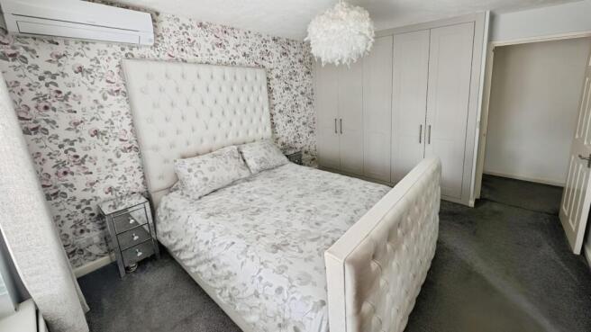 pbox-bedroom-327599.jpg