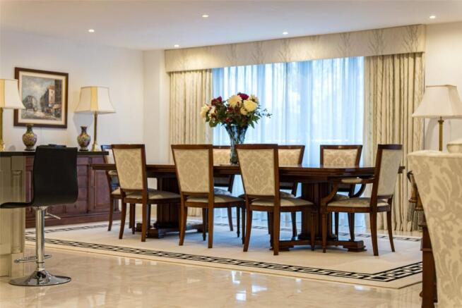 3 bed Apartment for sale Image 7