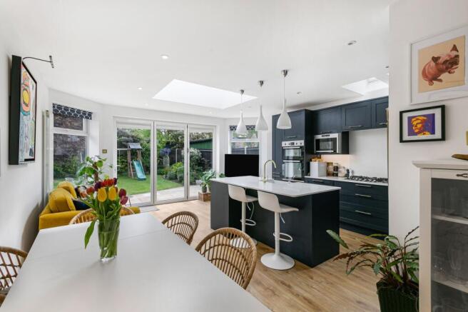 Culverhay, Ashtead, KT21 photo 4
