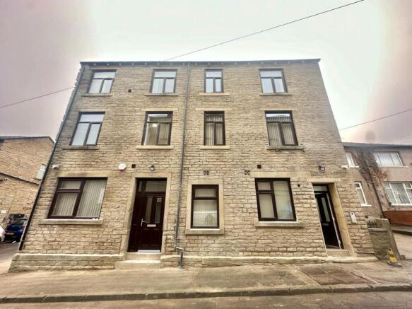 2 bed Apartment to rent Image 7