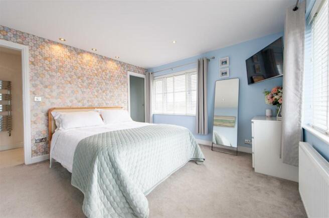 Bedroom 1.jpg