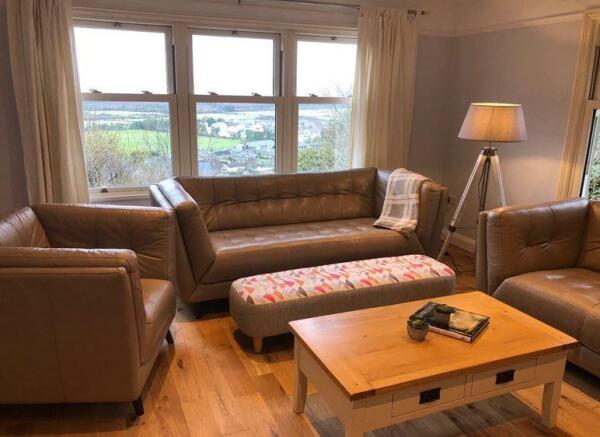 Lounge.JPG