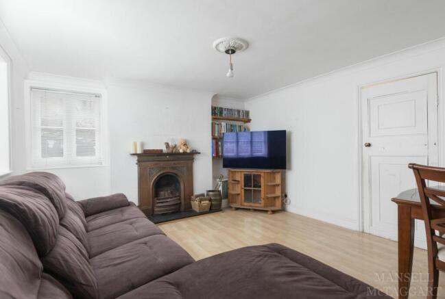 Lounge with open fireplace