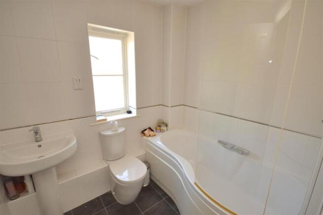 Bathroom (20).jpg