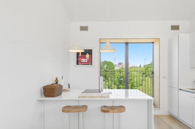 3 bed Town House for sale Image 8