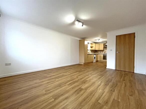 Open Plan Lounge/Kitchen