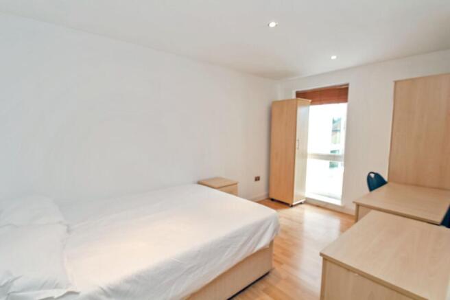 3 bed House to rent Image 5